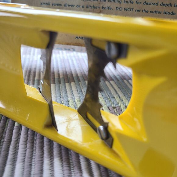 Vintage American Corn Cutter Corn On The Cob Cutting Kitchen Tool Winamac - Picture 5 of 10